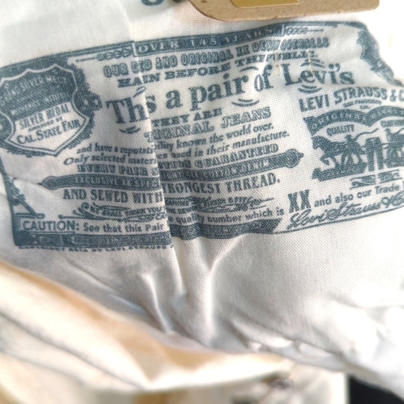 Women's Levi's® 501™ Original Whiteboard Button Fly Jean Shorts..Sz 32 - Picture 8 of 8